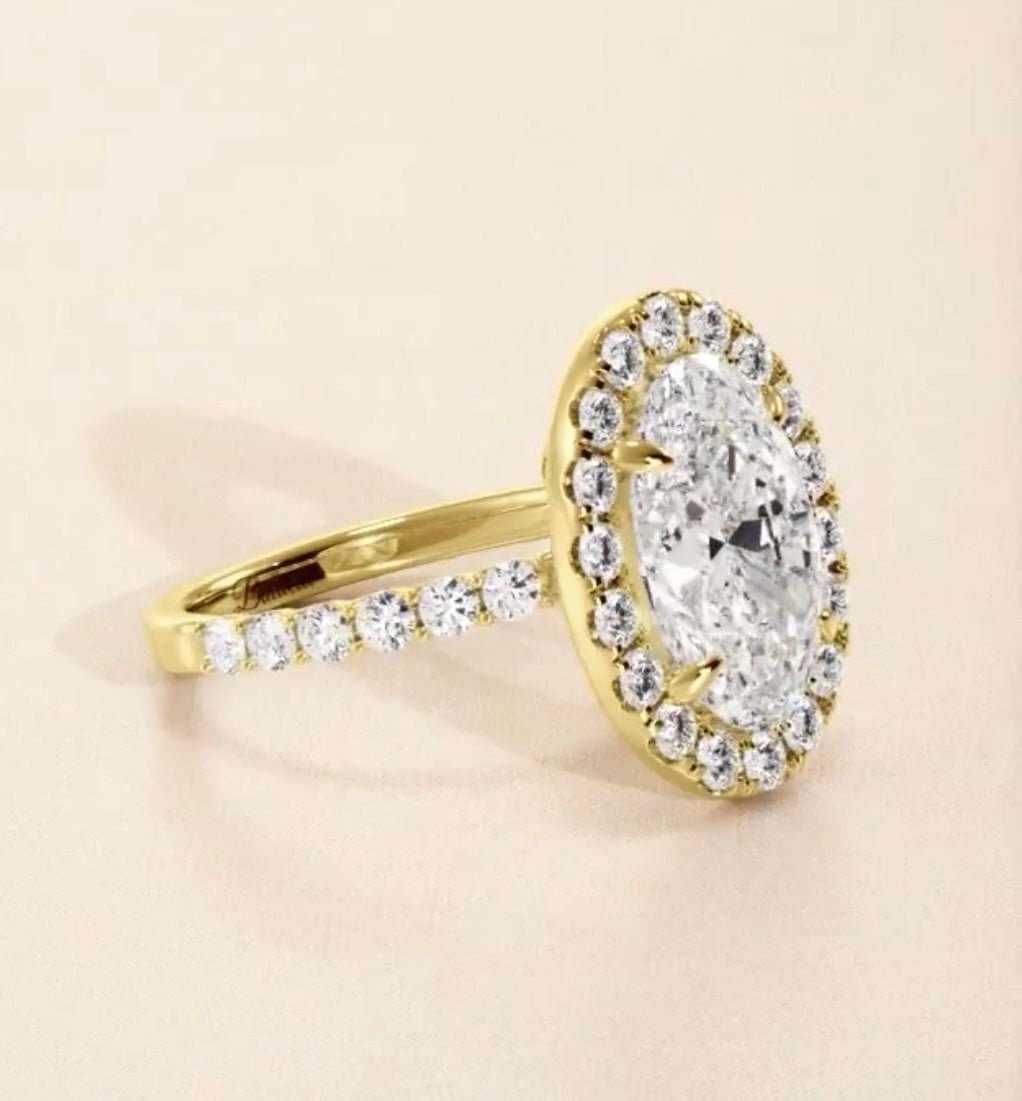 Oval Halo Moissanite Engagement Ring - Balacia