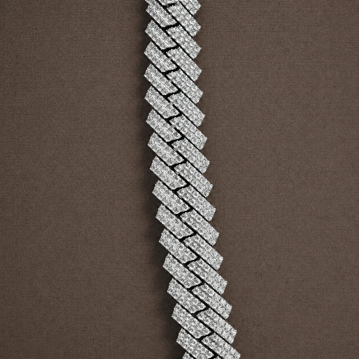 Best Cuban Link Bracelet for Men: Solid Gold vs. Vermeil and Moissanite vs. Lab Diamond - Balacia