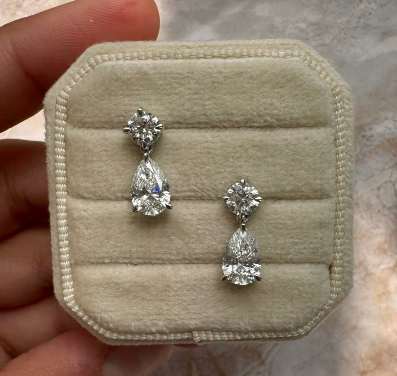 Round and Pear Diamonds Drop Earrings - Balacia